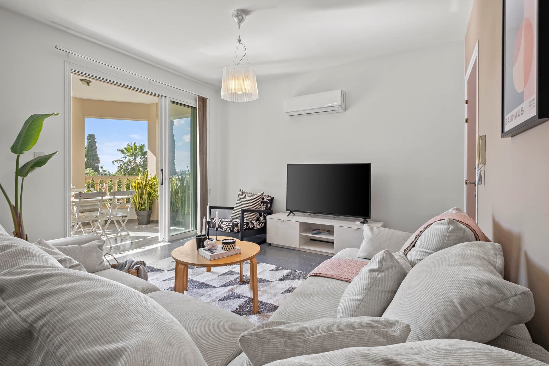 Comfy Cove — photo 2